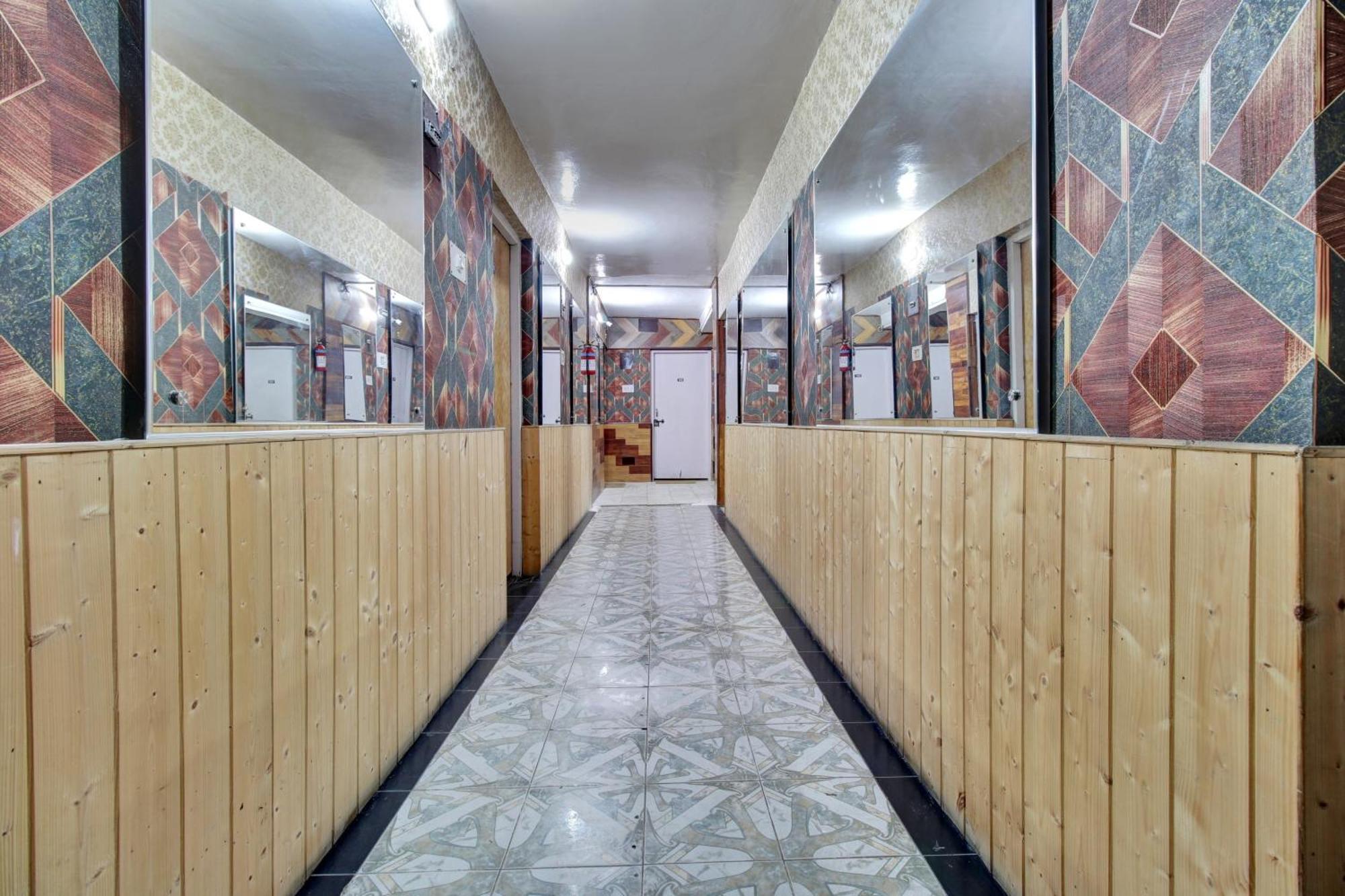 Hotel Ab-I-Hayat Srīnagar Kültér fotó