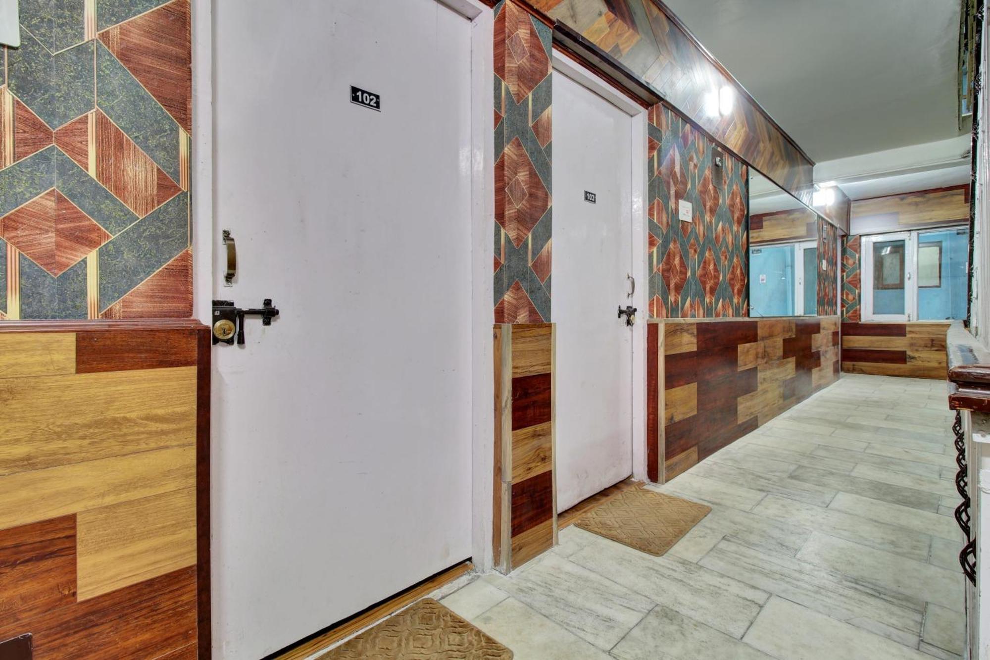 Hotel Ab-I-Hayat Srīnagar Kültér fotó