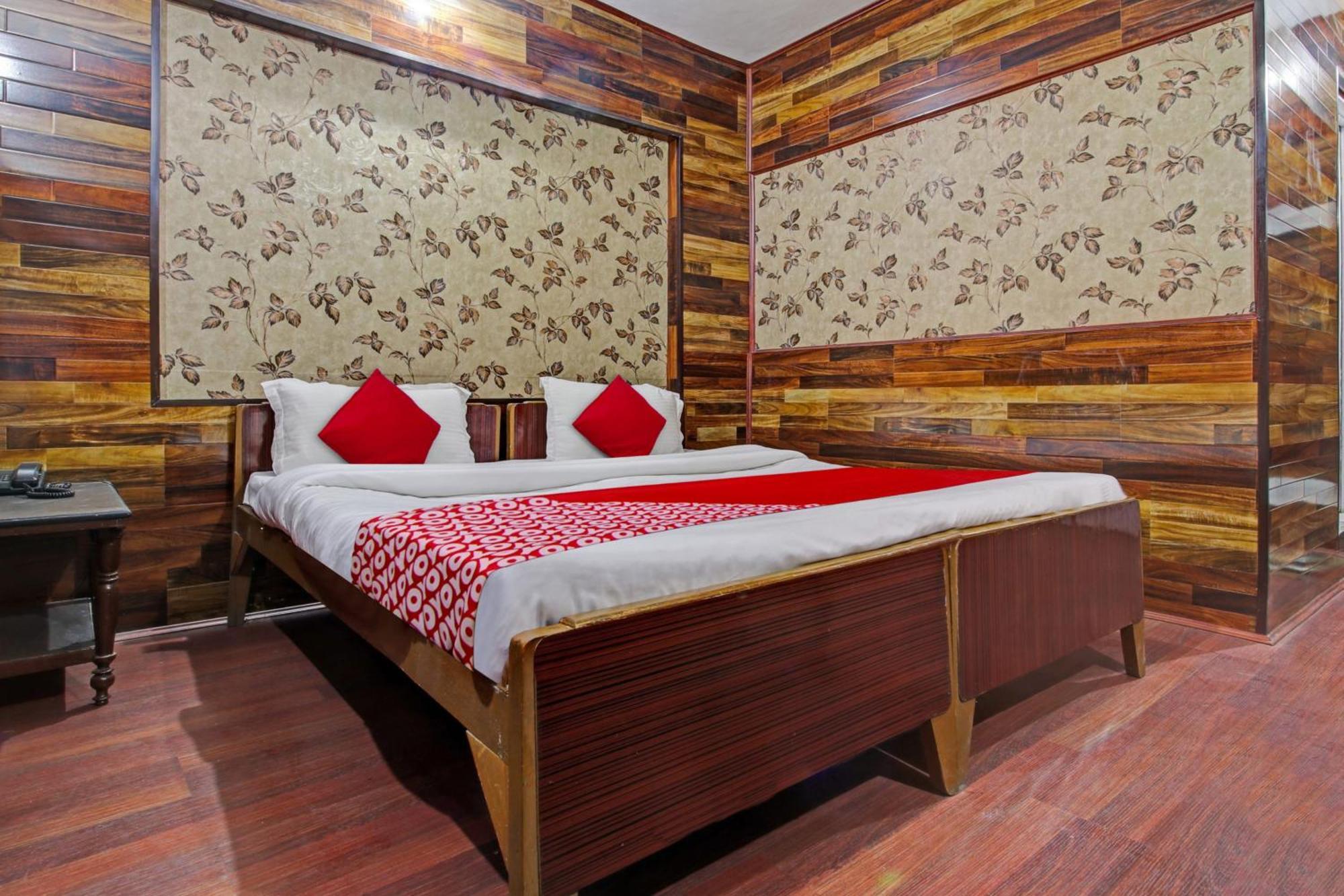 Hotel Ab-I-Hayat Srīnagar Kültér fotó