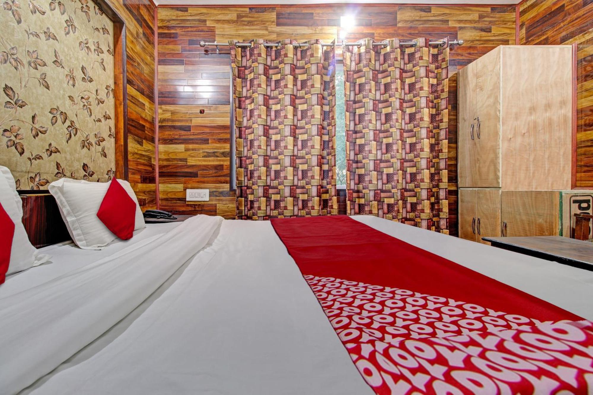 Hotel Ab-I-Hayat Srīnagar Kültér fotó
