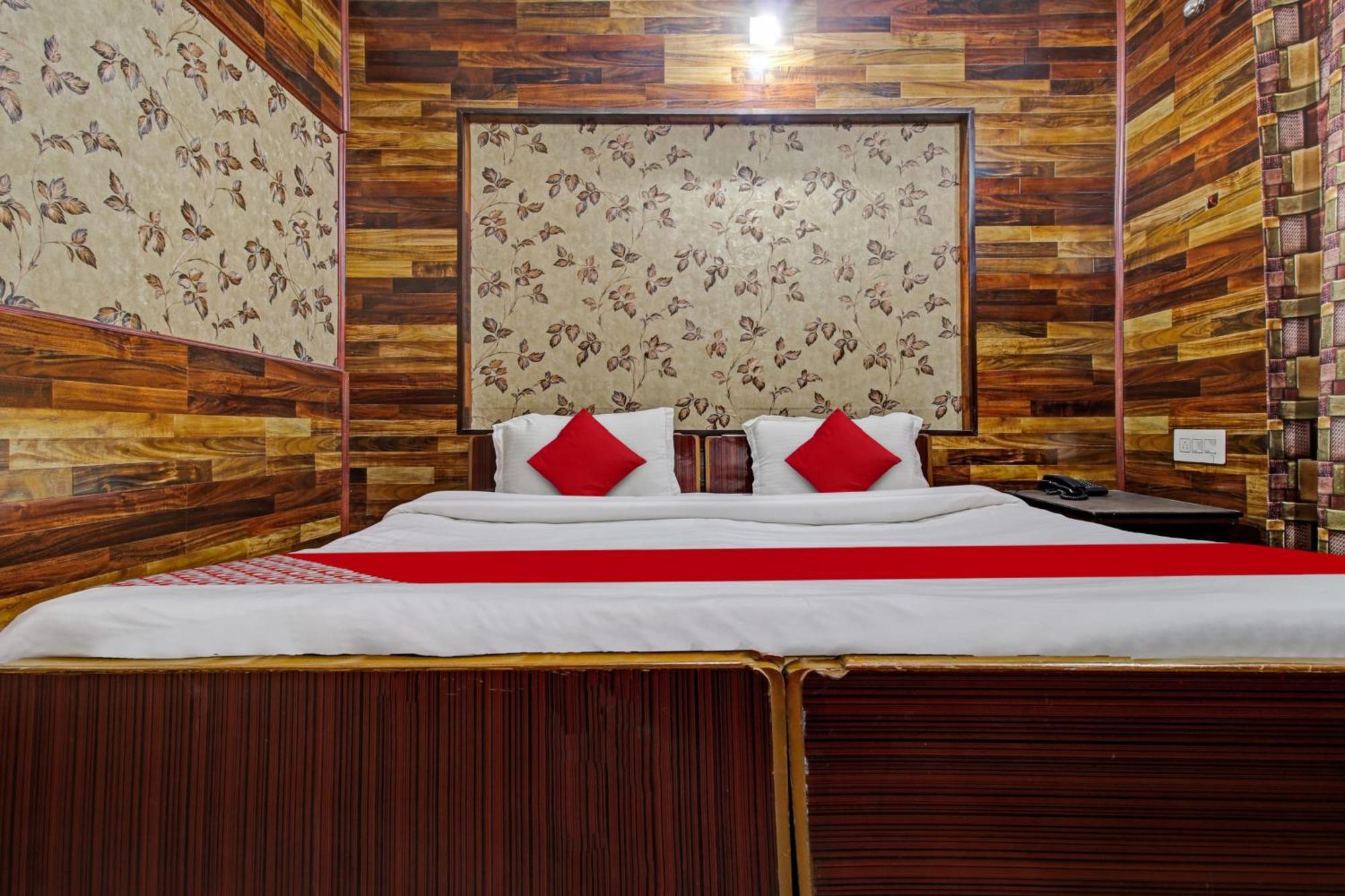 Hotel Ab-I-Hayat Srīnagar Kültér fotó
